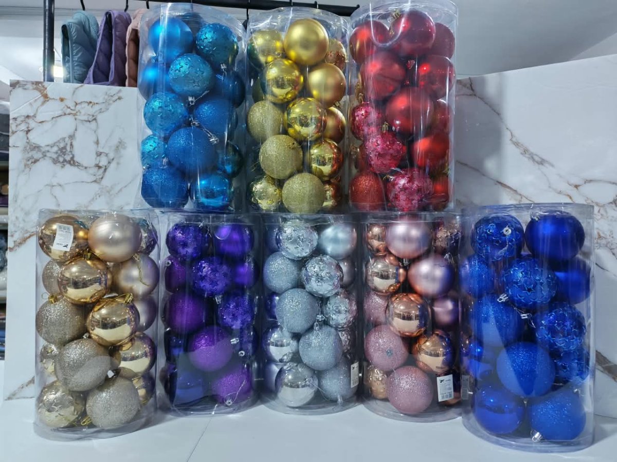 BOLAS NAVIDEÑAS CON DISEÑO- YANG
