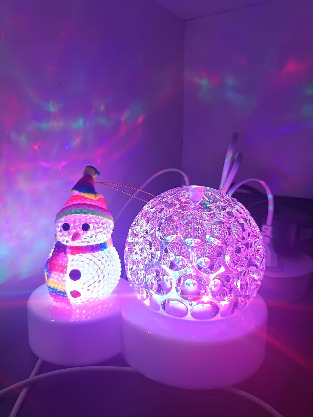 PROYECTOR GIRATORIO NAVIDEÑO CON PINGÜINO DE NIEVE