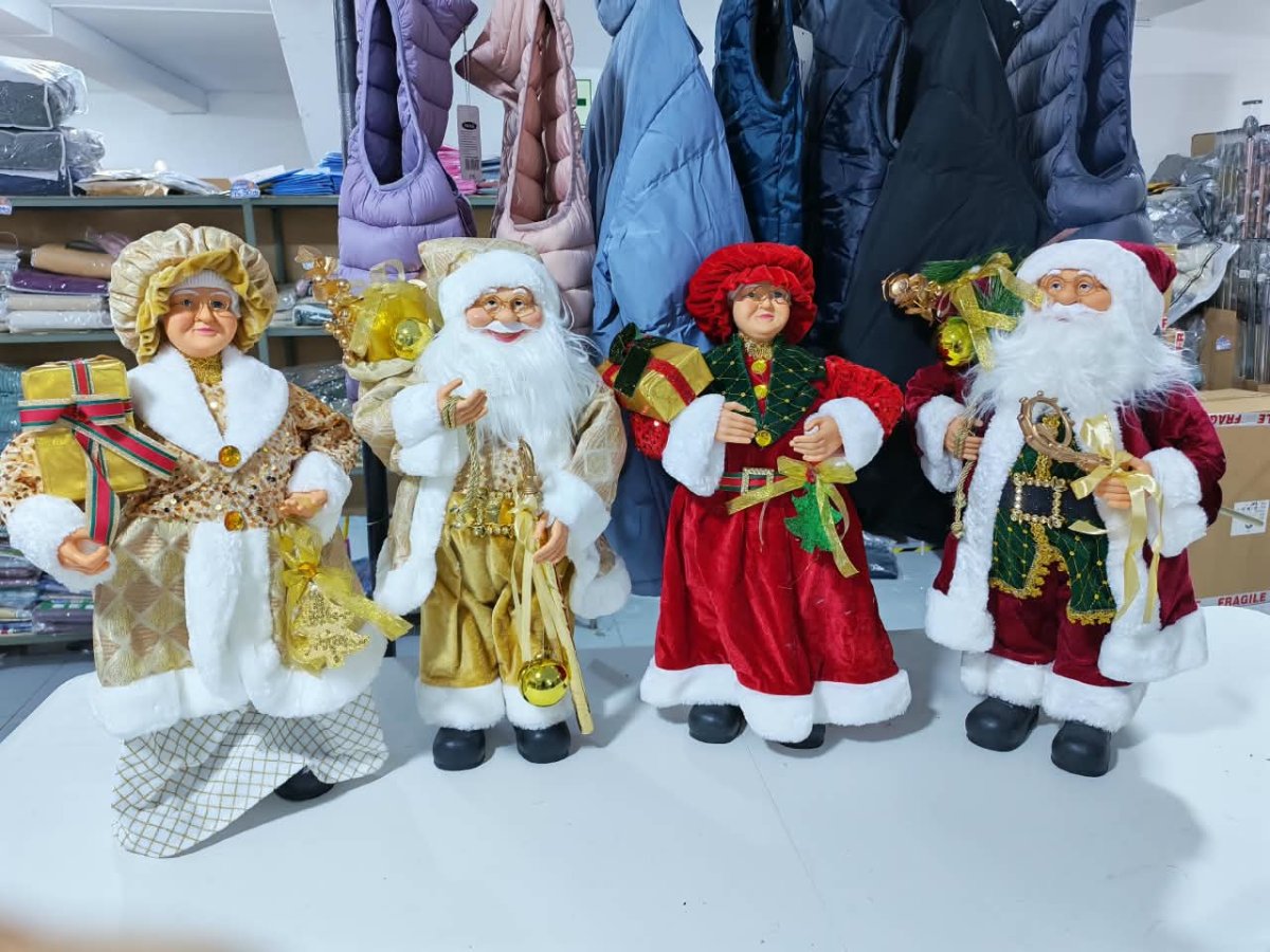 PAPA NOEL Y MAMANUELA DORADO Y ROJO/ PAR 30CM X 60CM